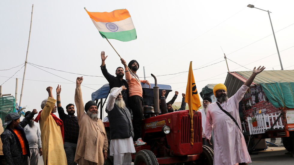 المزارعون الهنود يحققون هدفهم بعد احتجاجات دامت عاما كاملا