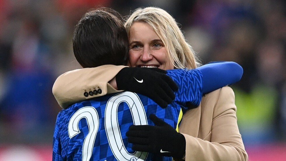 لاعبة فريق تشيلسي للسيدات تعاقب شابا على فعلته (فيديو)