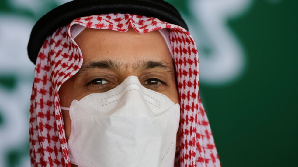 وزير الخارجية السعودي: لا توجد أزمة بيننا وبين لبنان