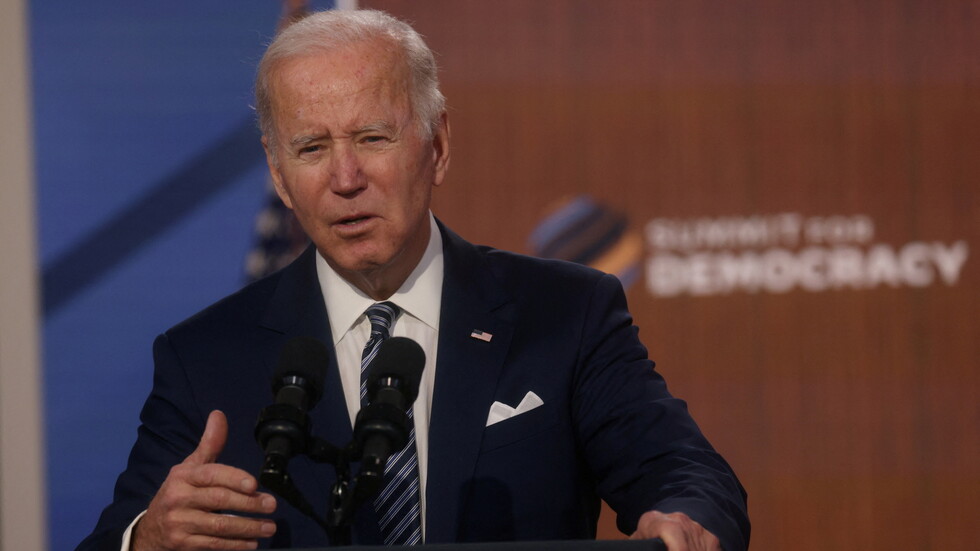 سيناتور أمريكي: روسيا تستفيد من ضعف بايدن