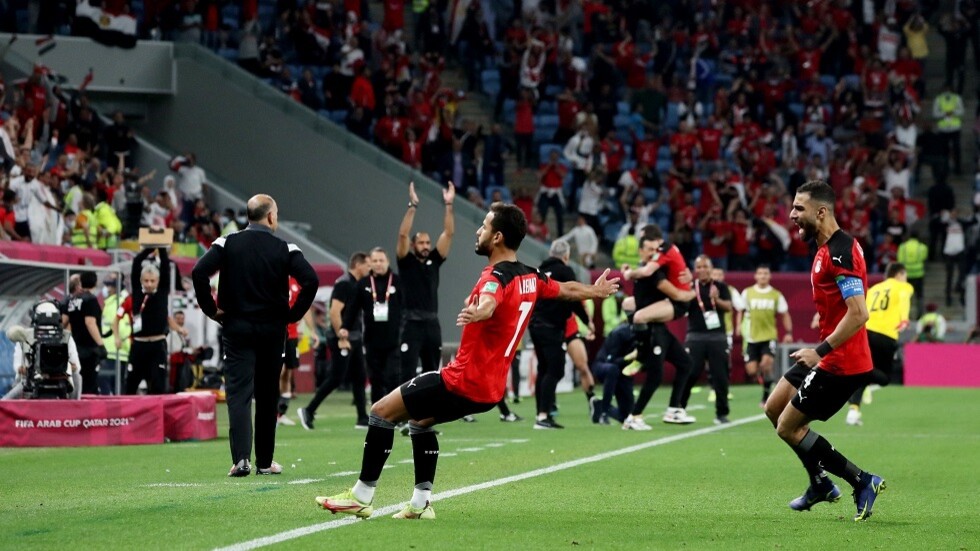 الحضري يعتذر لمدرب الأردن عدنان حمد (فيديو)