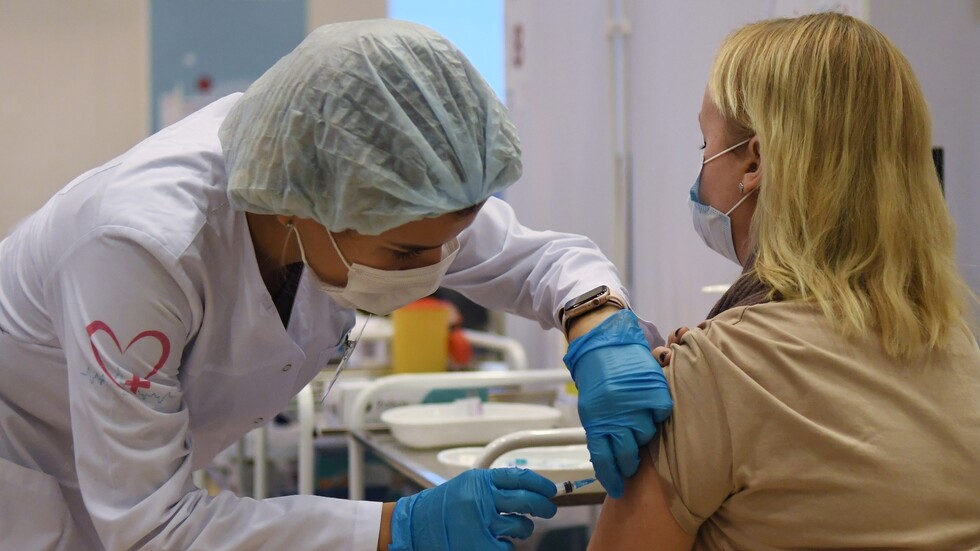 خبير روسي يكشف عن الطريقة المثلى للحماية من متحور كورونا الجديد "أوميكرون"