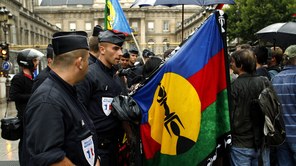 كاليدونيا الجديدة تصوت في استفتاء جديد على الاستقلال عن فرنسا