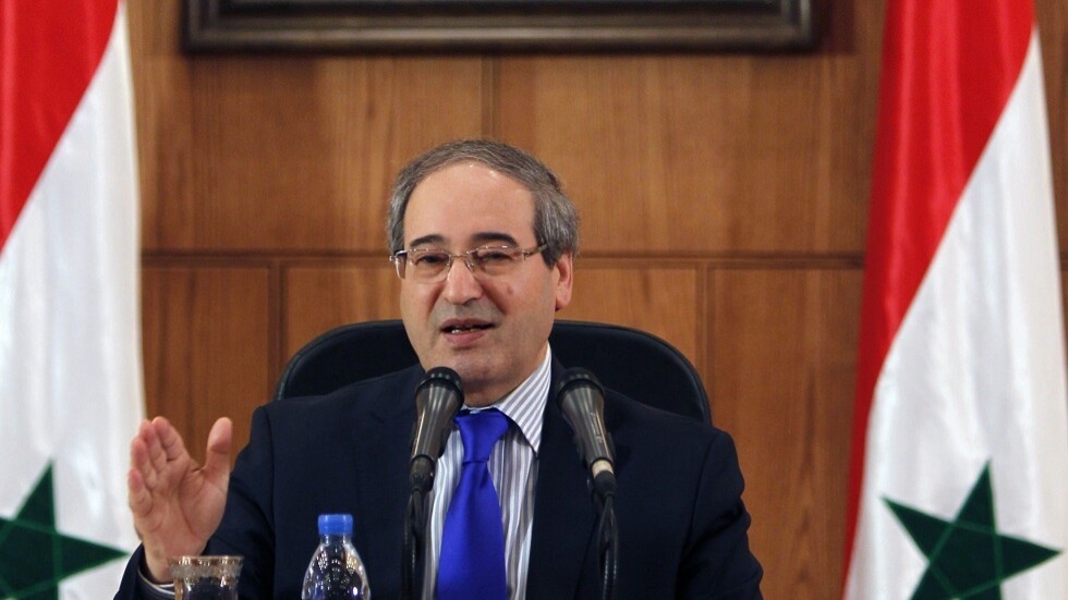 المقداد يؤكد لبيدرسون أهمية تجنب أي تدخل خارجي في عمل لجنة مناقشة الدستور السوري