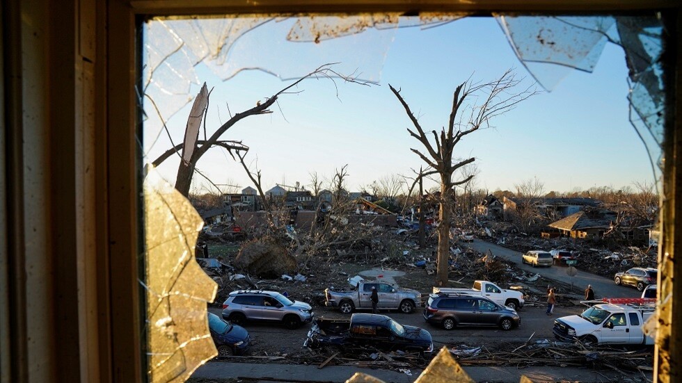 بايدن يعلن ولاية كنتاكي منطقة منكوبة جراء الإعصار المدمر ومخاوف من ارتفاع أعداد الضحايا