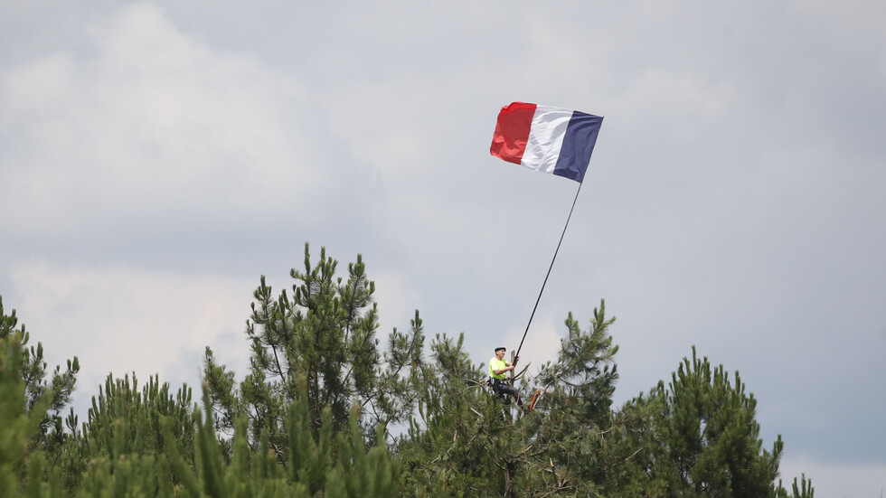 مصرع 5 أشخاص في حريق بجزيرة لا ريونيون الفرنسية