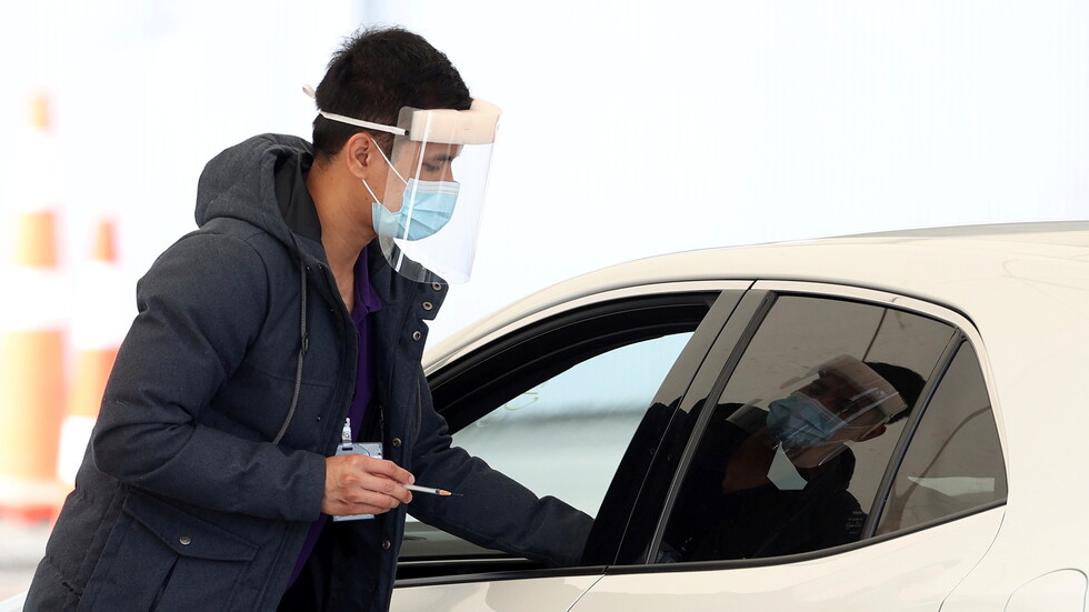 رجل يتلقى 10 جرعات من لقاحات كورونا في يوم واحد في نيوزيلندا 