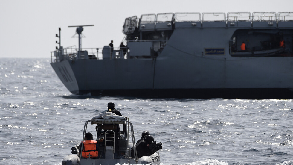 قراصنة يختطفون سفينة في خليج غينيا