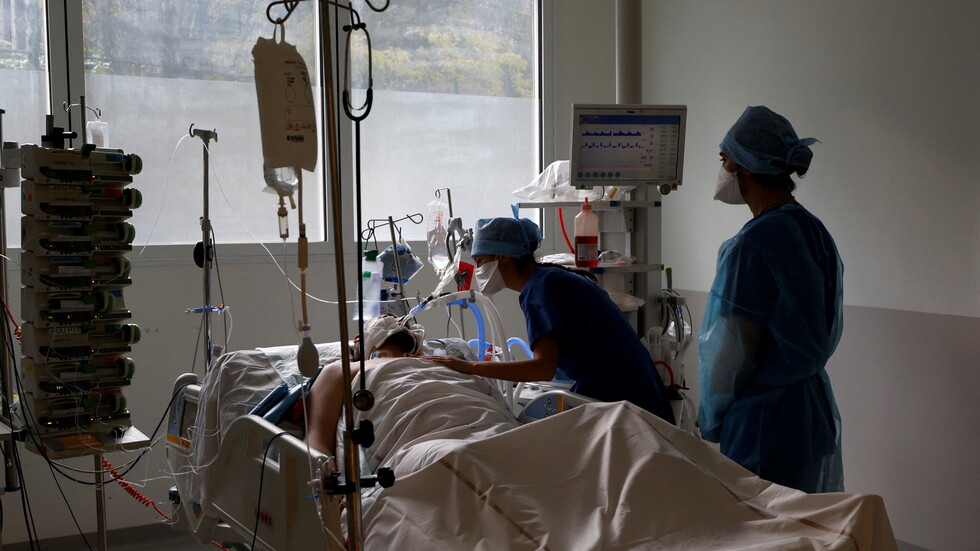 الحكومة الفرنسية تعلن تسجيل حوالي 130 إصابة بـ