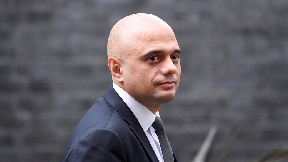 بريطانيا تعلن إزالة 11 بلدا من قائمة السفر الحمراء الخاصة بكورونا