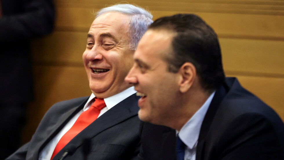 نتنياهو يلمح إلى ترشحه لرئاسة الحكومة