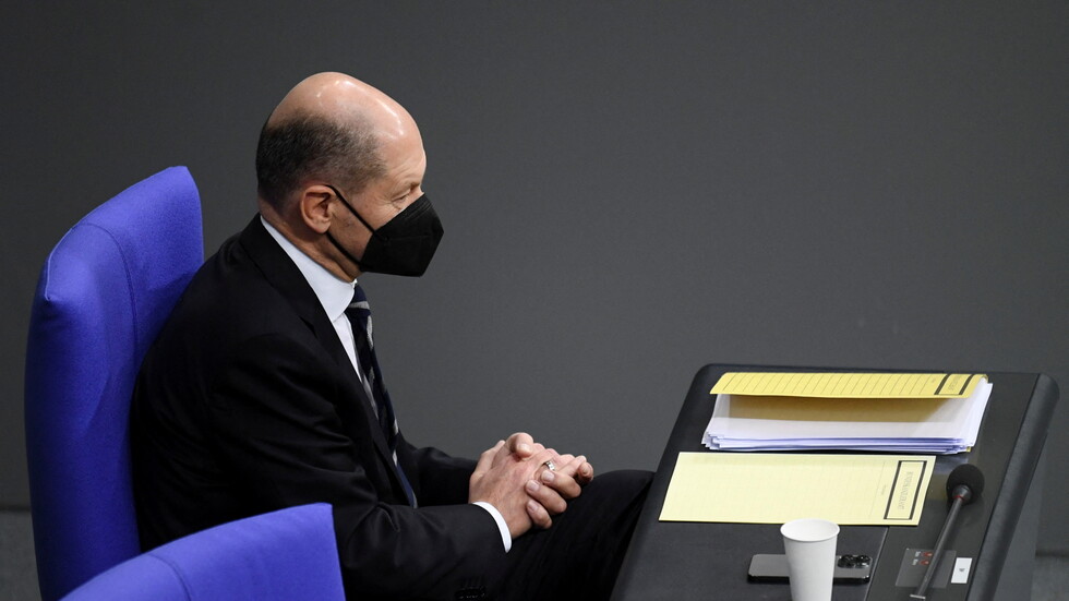 المستشار الألماني الجديد يعد الأجانب الراغبين بالعمل في ألمانيا بتسهيل قدومهم واندماجهم