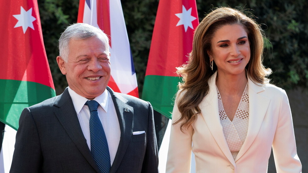 شاهد.. الملكة رانيا تنشر صورة خاصة لعائلتها وترفقها برسالة