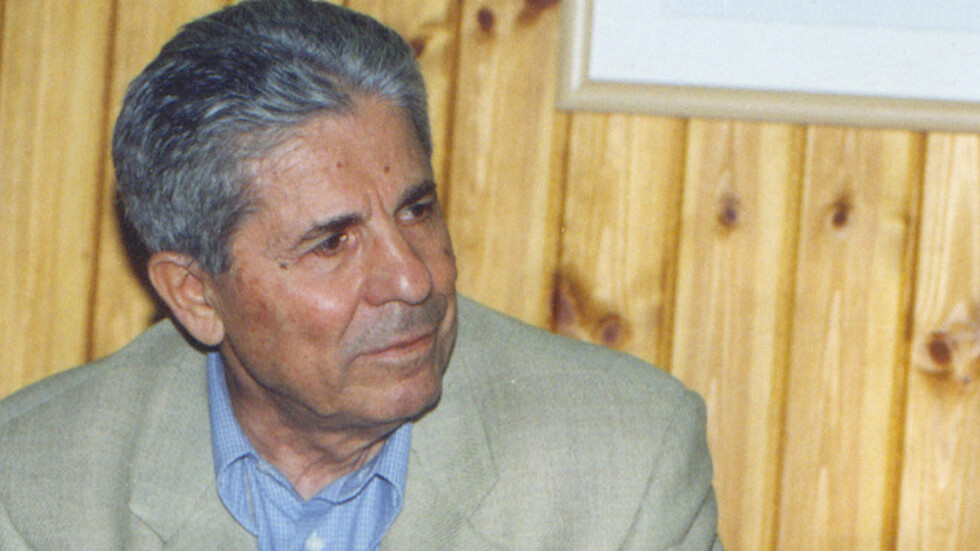 الجيش الإسرائيلي يمنح أرملة قائد "جيش لبنان الجنوبي" وساما (صور)