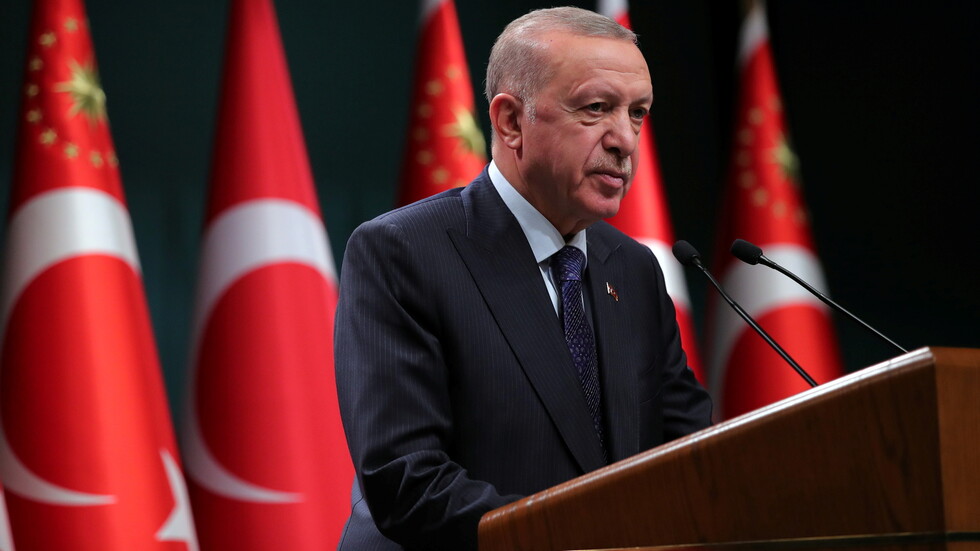 تشاووش أوغلو: أردوغان سيزور الإمارات في الفترة 14-15 فبراير