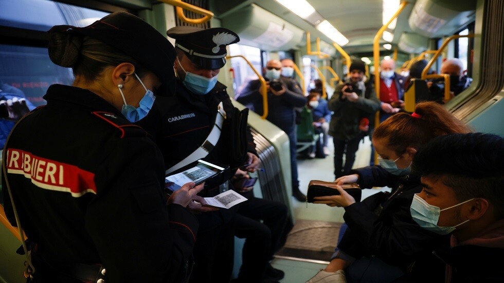 إيطاليا تسجل أعلى معدل إصابات يومية بكورونا منذ مارس