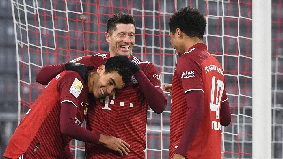 شاهد.. ليفاندوفسكي يسجل هدفا رائعا يحطم به رقم مولر القياسي الصامد منذ عام 1972