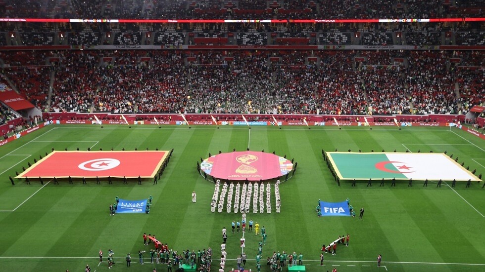 نهائي كأس العرب.. التونسي صابر الرباعي والجزائري قادر جابوني يؤديان النشيدين الوطنيين لبلديهما
