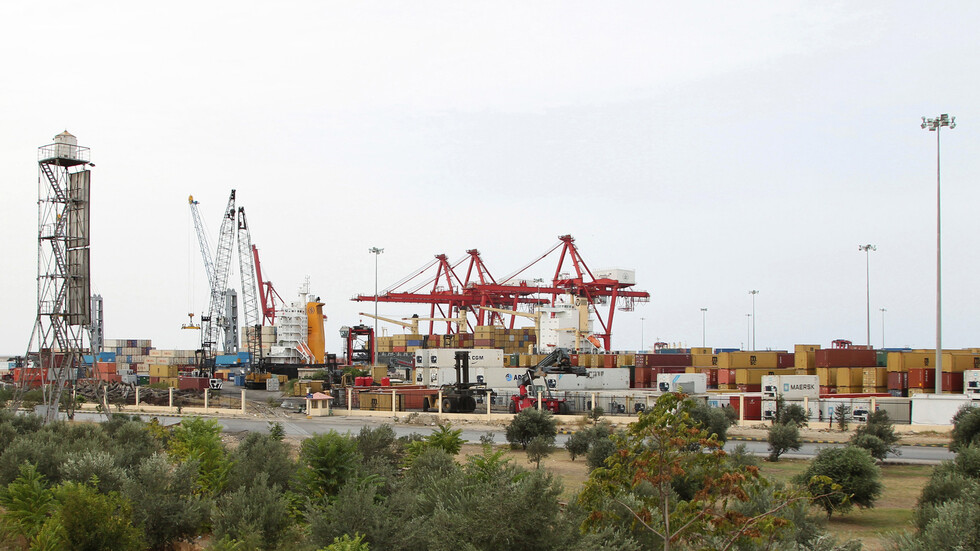 سوريا تغلق كافة موانئها البحرية