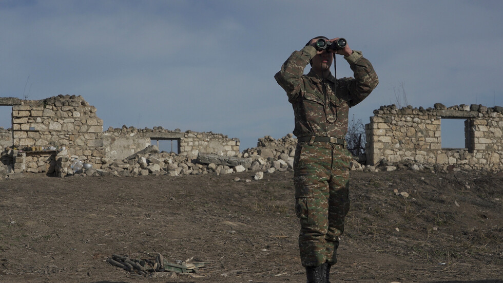 أرمينيا تسلّم عسكريين اثنين لأذربيجان