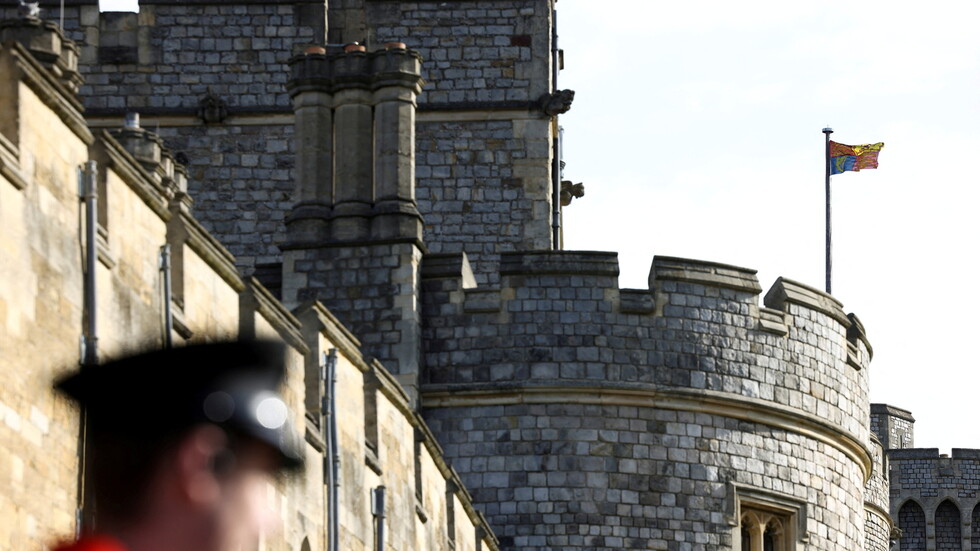 الملكة إليزابيث تقضي عيد الميلاد في قصر ويندسور بعيدا عن 