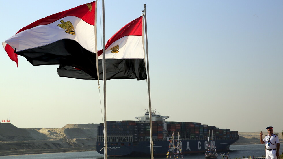 مصر.. عودة الحركة الملاحية لموانئ المنطقة الاقتصادية