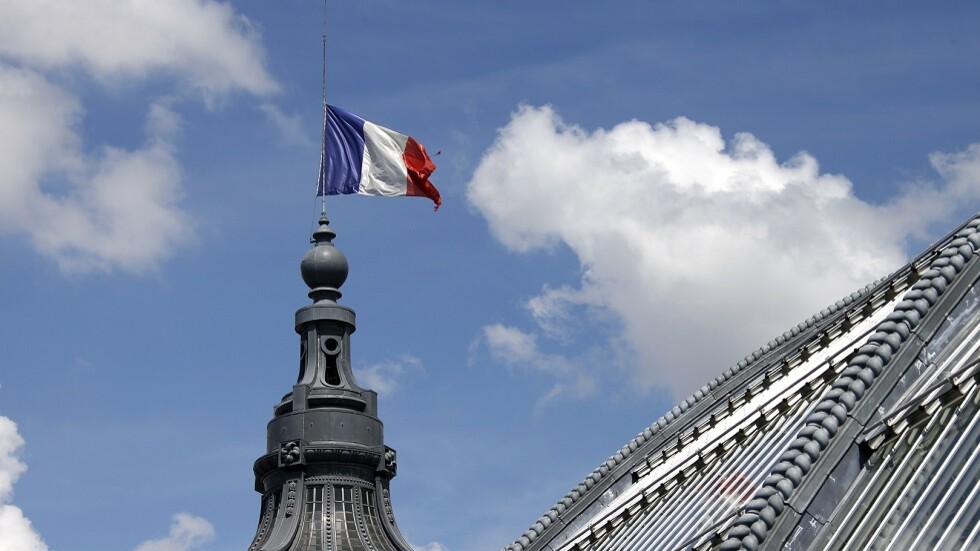 فرنسا تقر "جواز التطعيم" مطلع العام الجديد مع انتشار "أوميكرون"