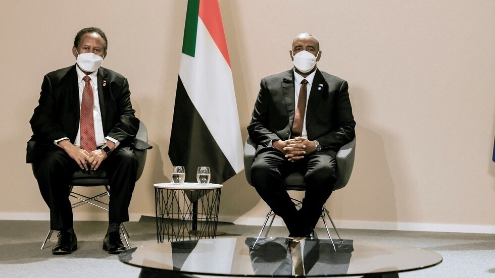 مصادر لـRT: لقاء بين البرهان وحمدوك لبحث استقالة الأخير