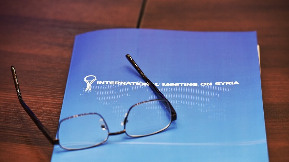 إدانة هجمات إسرائيل ودعم التسوية في درعا ودير الزور.. بيان روسي-تركي-إيراني بشأن سوريا