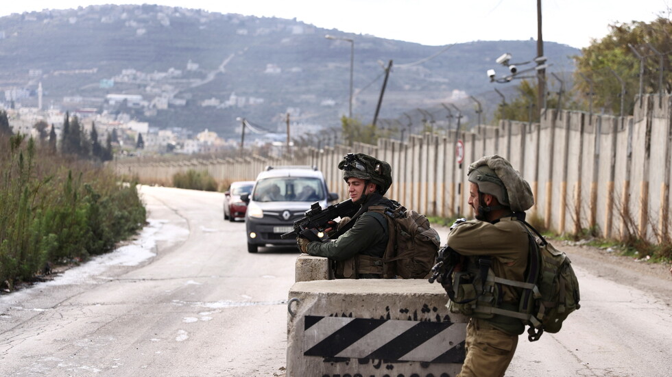 مسلحون ينفذون سلسلة عمليات إطلاق نار تجاه مواقع للجيش الإسرائيلي في الضفة الغربية