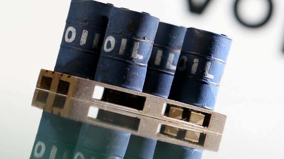 في عطلة عيد الميلاد.. أسعار النفط تهبط