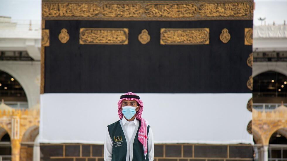 السعودية تعلن عن تفاصيل حجز تصاريح العمرة لشهر يناير