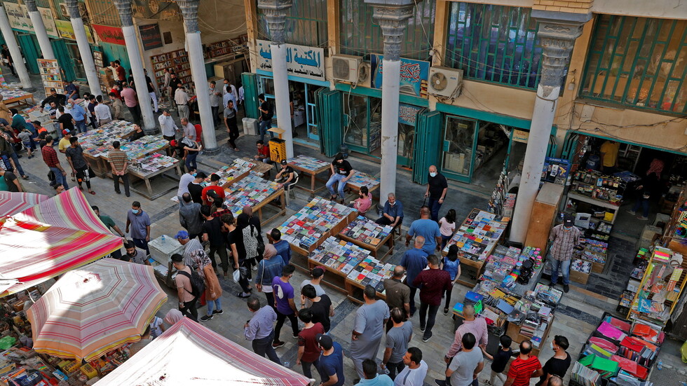 بحلة جديدة.. افتتاح شارع "المتنبي" الشهير في بغداد