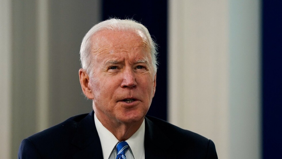 توضيح من رجل "أهان" بايدن على الهواء ليلة الميلاد