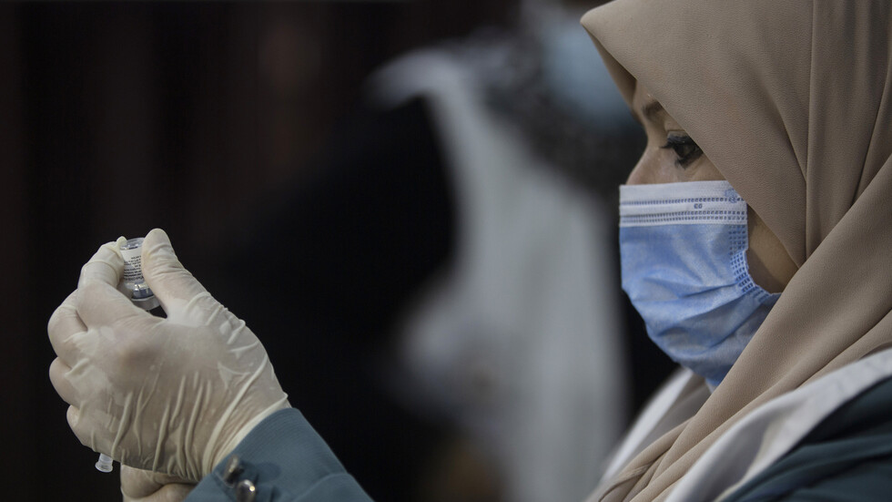 "أوميكرون" يتسلل إلى غزة