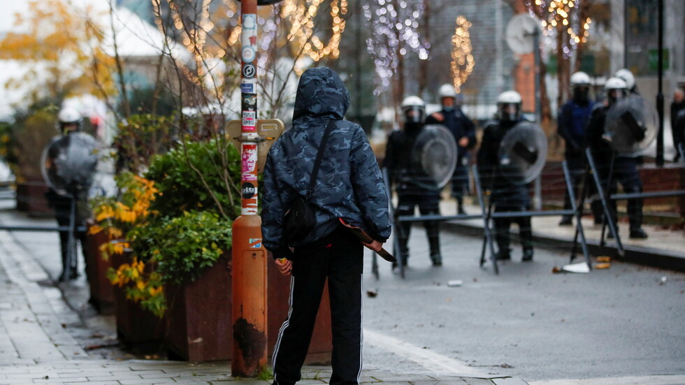 بلجيكا.. تظاهرة حاشدة في بروكسل رفضا لإغلاق قاعات العروض بسبب كورونا