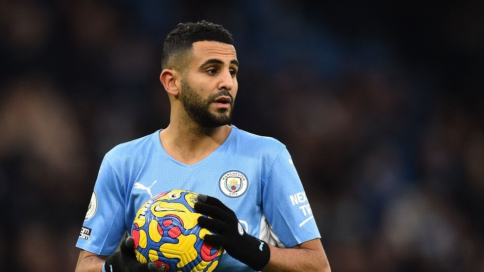 محرز يساهم في فوز مانشستر سيتي العريض على 