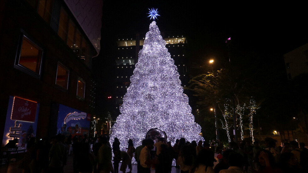داعية سعودي: حالة واحدة تجعل تهنئة غير المسلمين بعيد الميلاد ليست حراما (فيديو)