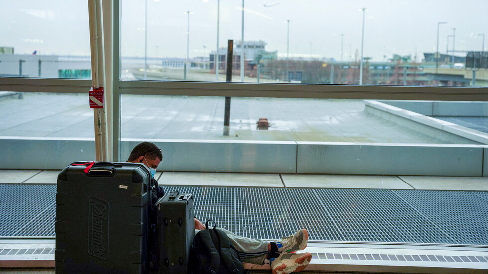 أسعار النفط تتراجع  بعد الغاء رحلات جوية