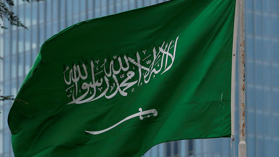 تعاطف كبير بمواقع التواصل مع حفيد الملك سلمان بن عبد العزيز بعد إجرائه عملية جراحية