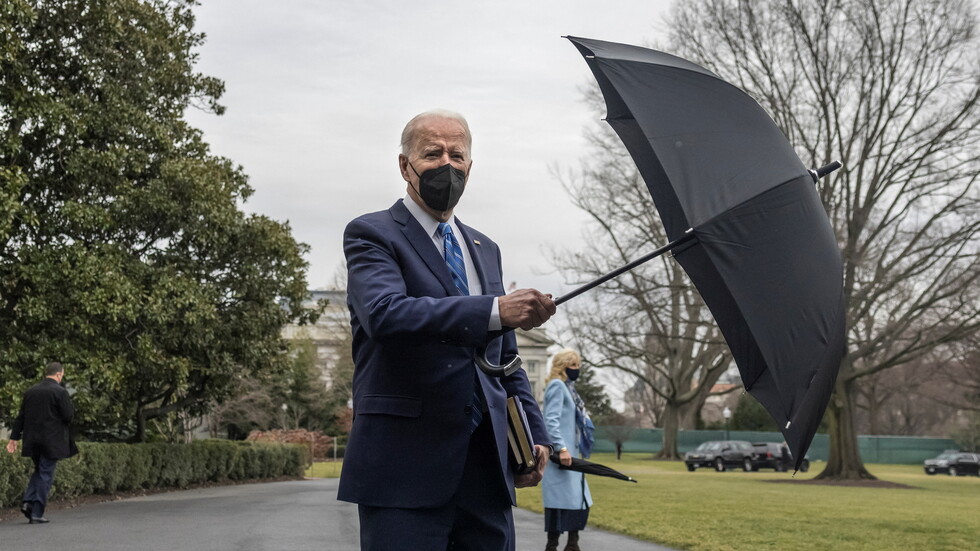 بايدن ينتقد بنود الميزانية الدفاعية المتعلقة بسجن غوانتانامو وأفغانستان والعراق