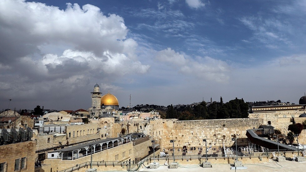 الخارجية الفلسطينية تدعو إلى إعادة فتح القنصلية الأمريكية في القدس 