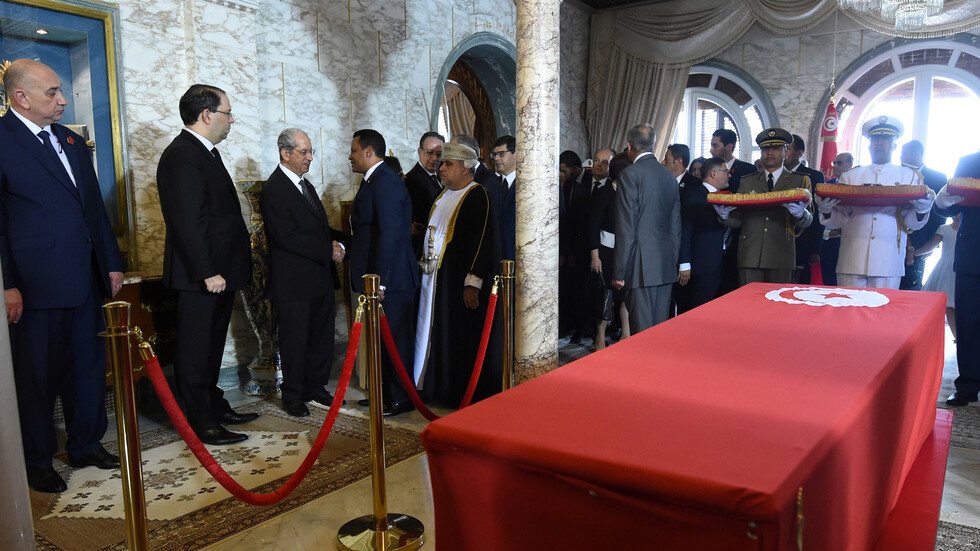 تونس.. وزيرة العدل تأذن بفتح "بحث تحقيقي" في وفاة الرئيس الباجي قايد السبسي