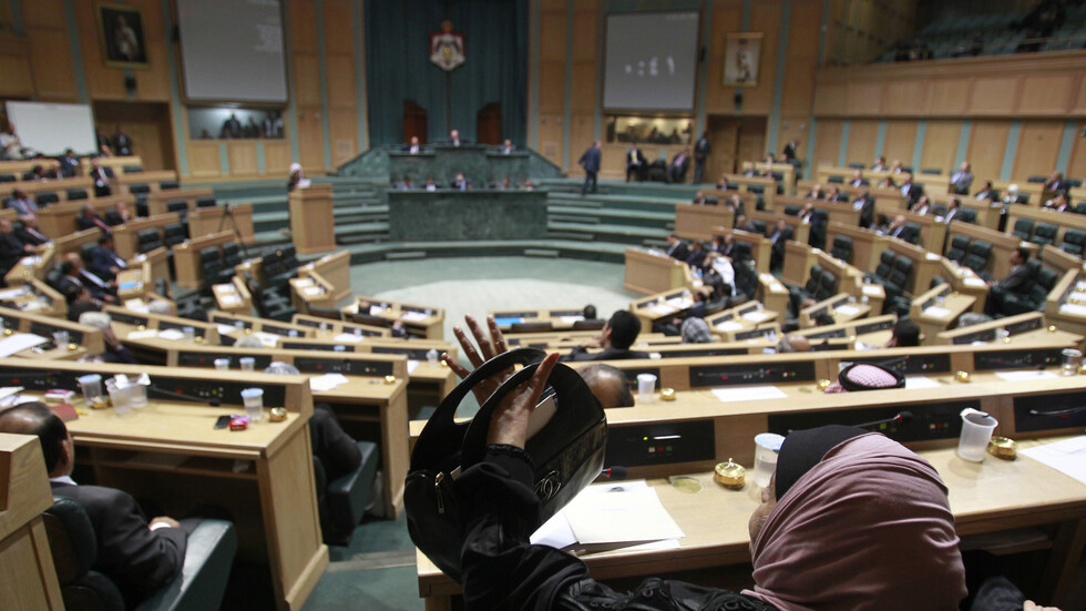 الأردن: رفع شكوى رسمية على خلفية الشجار والتضارب في البرلمان