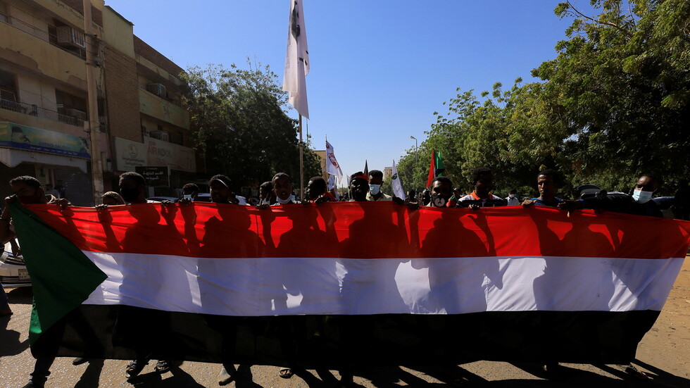 الجيش السوداني: التظاهرات إهدار للطاقات والوقت ولن توصل للحل السياسي