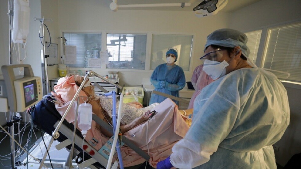 باريس.. تعليق الخدمات الطبية غير الضرورية في المستشفيات لاستقبال مصابي كورونا