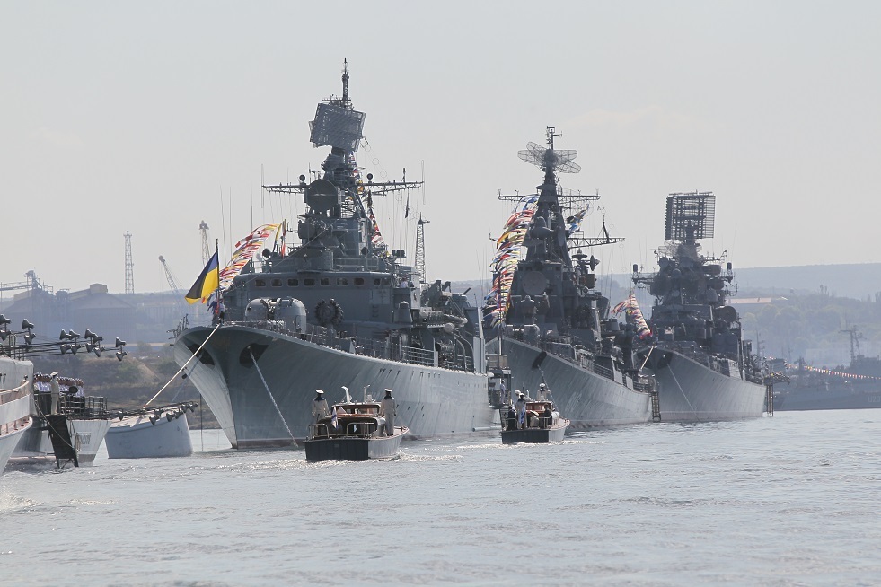 وزير الدفاع الأوكراني: باشرنا ببناء قاعدتين بحريتين في آزوف والبحر الأسود
