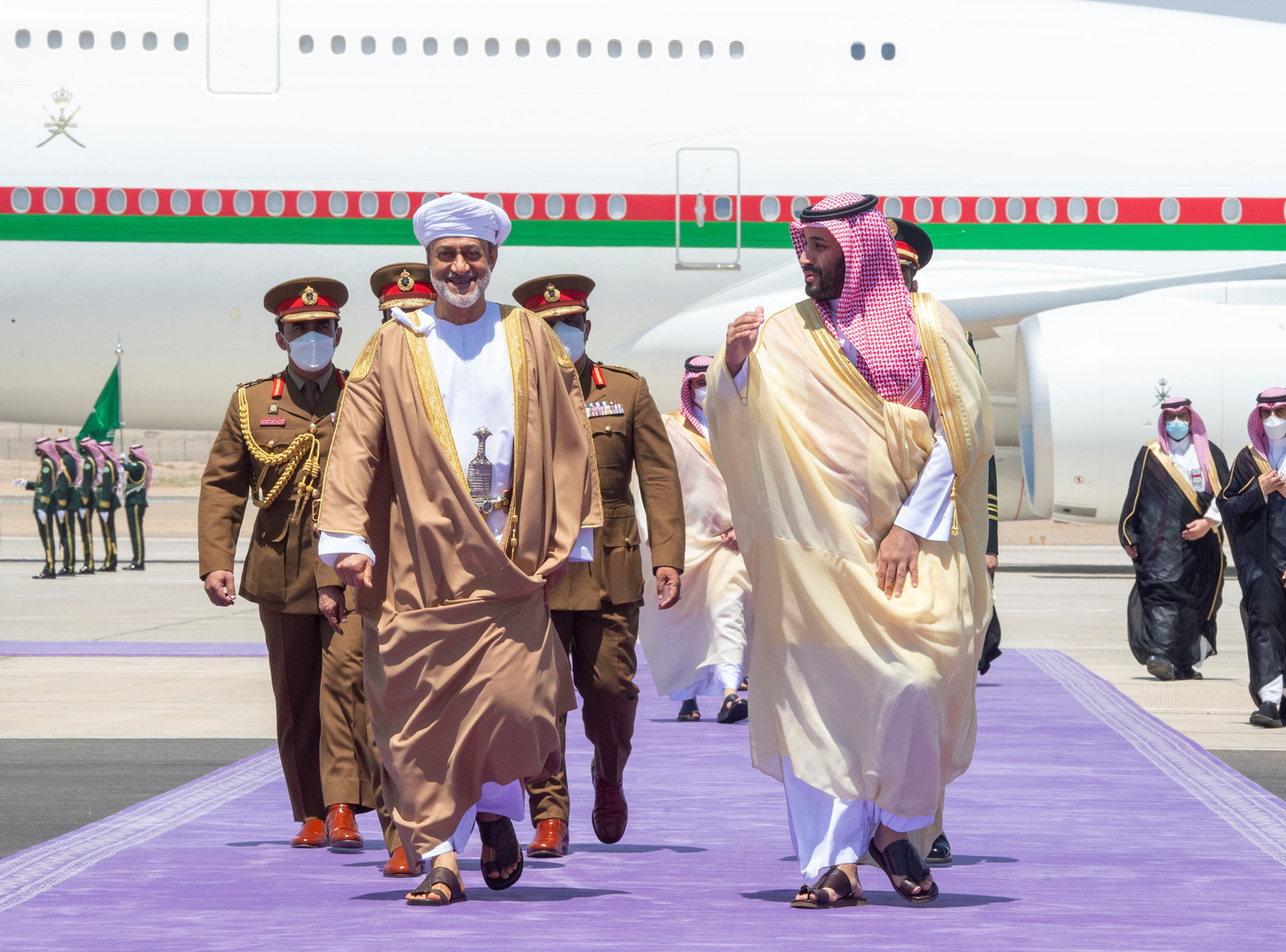إعلامي عماني يكشف تفاصيل زيارة محمد بن سلمان المرتقبة إلى السلطنة