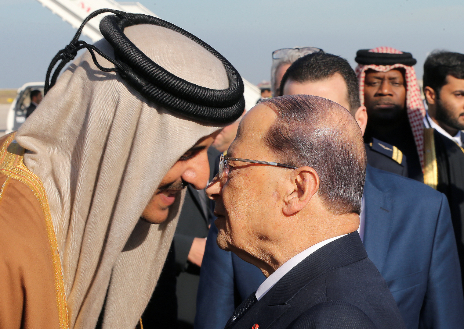 عون: أمير قطر حريص على مساعدة لبنان للخروج من أزماته