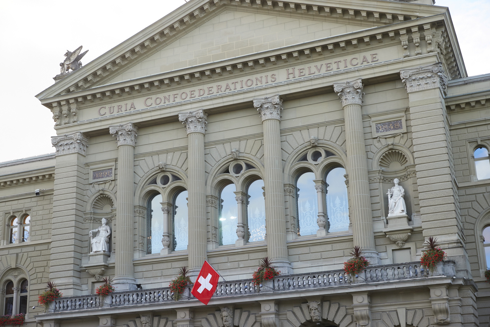 جنيف: إعادة طفلتين سويسريتين من مخيم لعوائل 